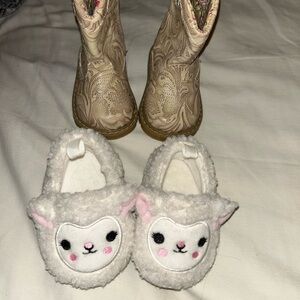 Wonder Nation Cream and Pink Kids Slippers and boots